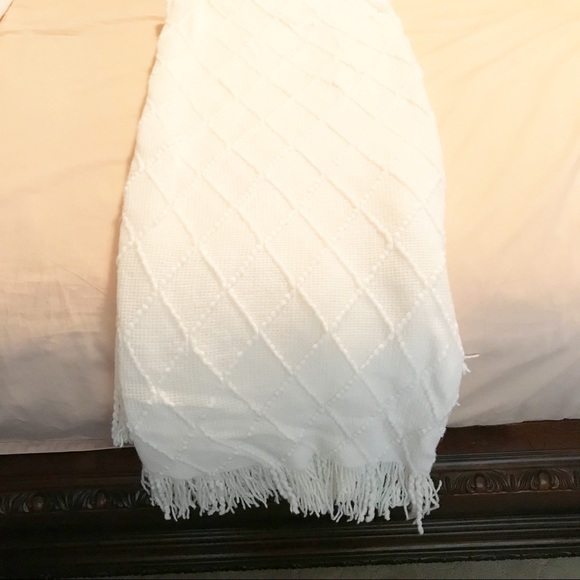 Kelly Ripa Other - NWOT Kelly Ripa Home Brand Knit Bed Scarf